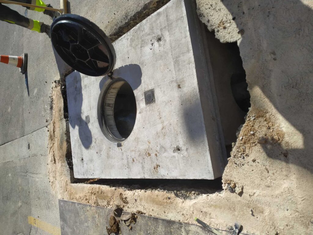Arqueta, para hidrantes de riego con tapa, semienterradas.